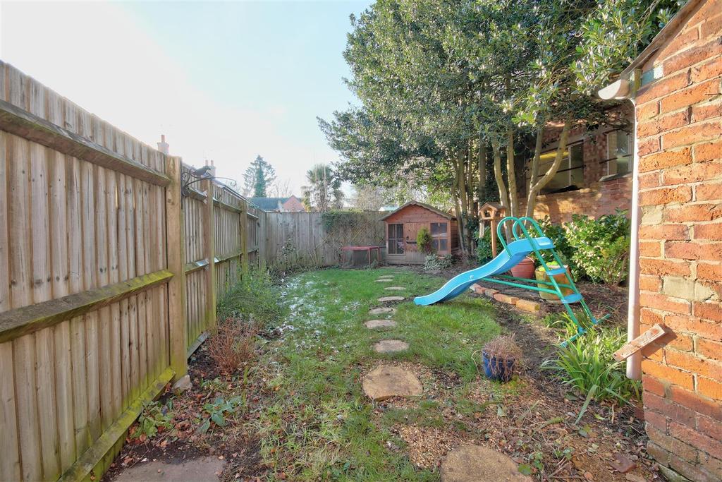 Fairfield Road, Market Harborough 3 bed terraced house £285,000