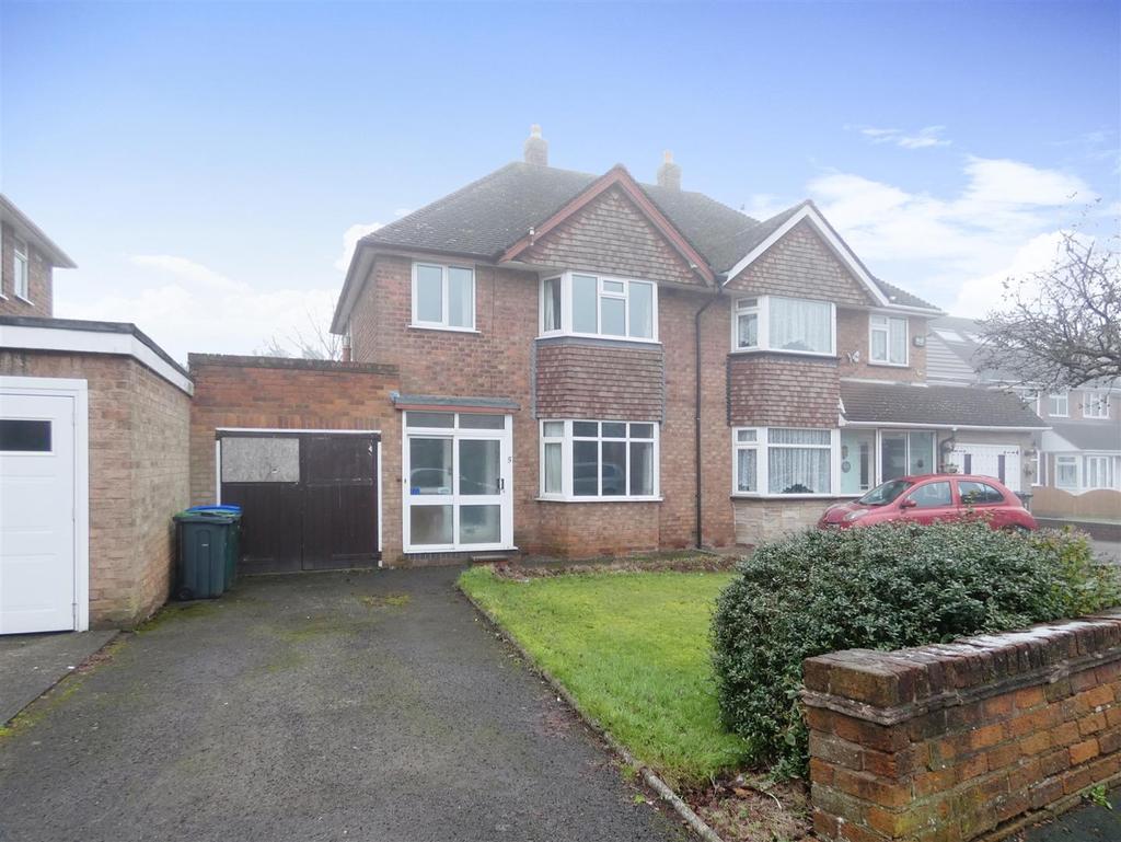 Gleneagles Drive, Great Barr, Birmingham 3 bed semidetached house £300,000