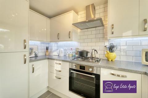 19 Barleyfields, Stoke-on-trent, ST6 7QE