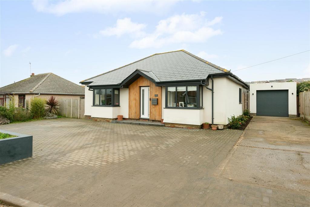 Sunray Avenue, Whitstable 4 bed detached bungalow £785,000