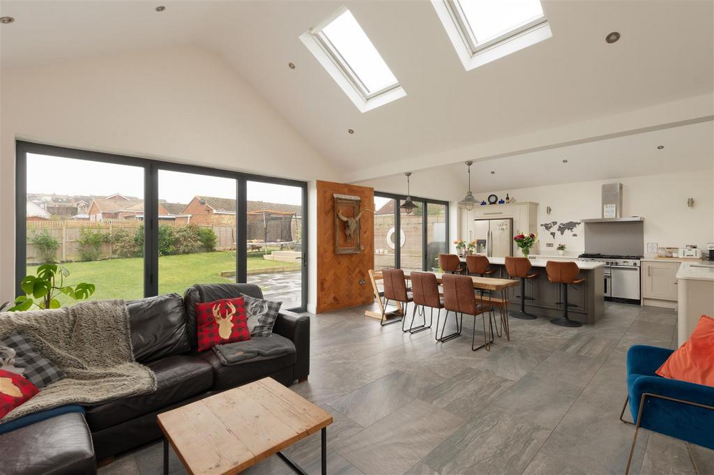 Sunray Avenue, Whitstable 4 bed detached bungalow £785,000