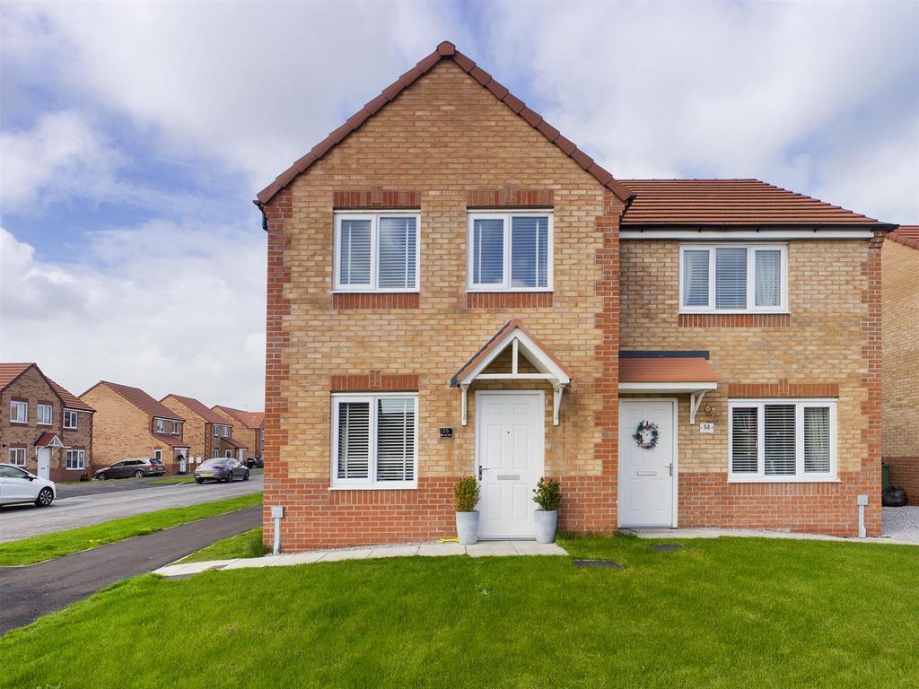 Aldershot Drive, Bridlington 3 bed semidetached house £190,000