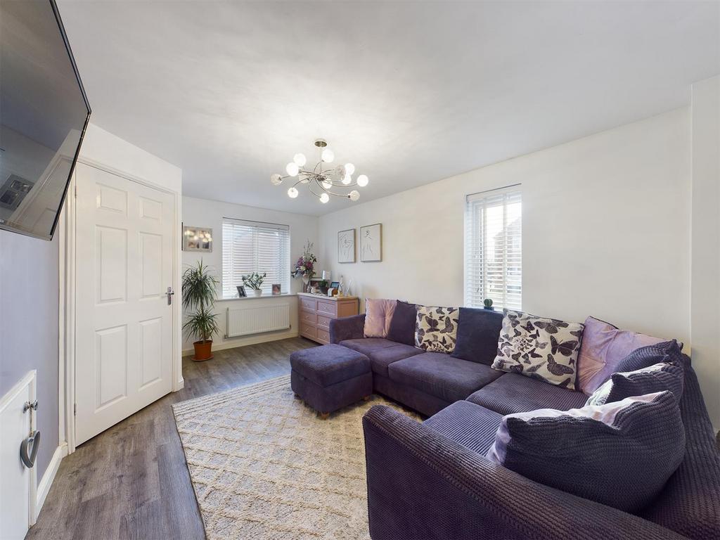 Aldershot Drive, Bridlington 3 bed semidetached house £190,000