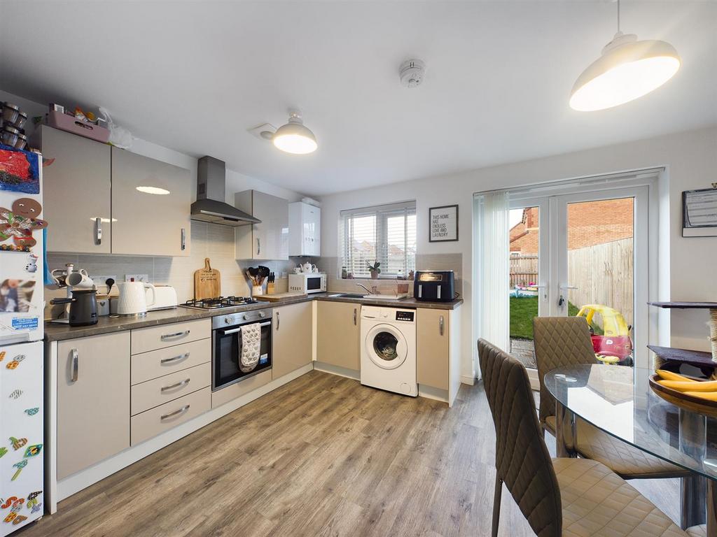 Kitchen: