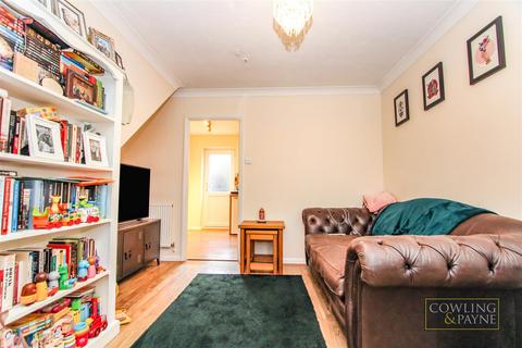 2 bedroom end of terrace house for sale - Fletcher Drive, Wickford
