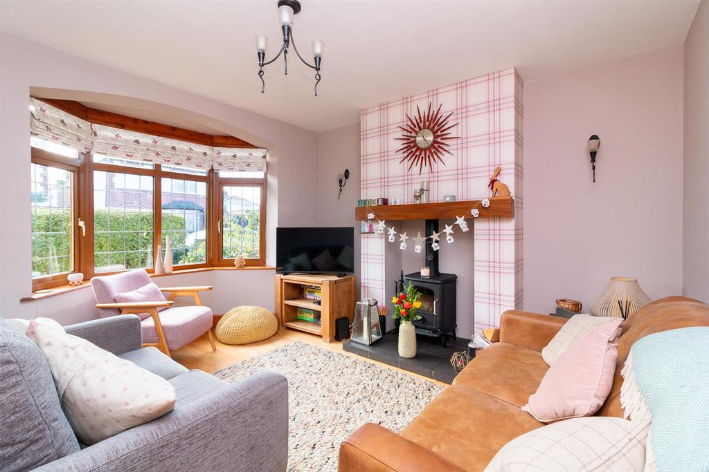 Tennyson Avenue, Gedling, Nottingham 3 bed semidetached house for sale
