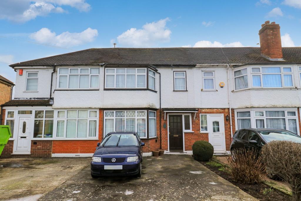 Crest Drive, EN3 3 bed terraced house £429,995