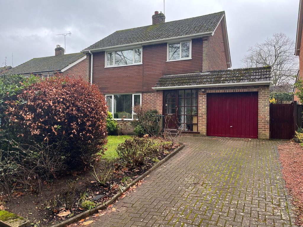 MILL RIDE, ASCOT, BERKSHIRE, SL5 8LE 3 bed detached house £625,000