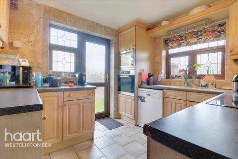 62 Aylesbeare, Shoeburyness, Southend-on-sea, SS3 8DB
