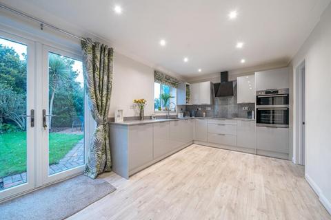 97 Groveley Road, Sunbury-on-thames, TW16 7JZ