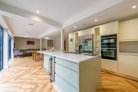 4 bedroom detached house for sale - Linersh Wood Close, Bramley GU5 0EQ