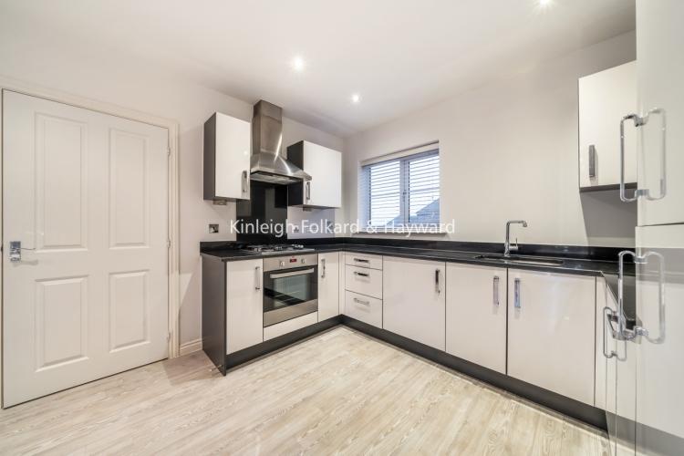 Waratah Drive Chislehurst BR7 2 bed apartment £1,500 pcm (£346 pw)