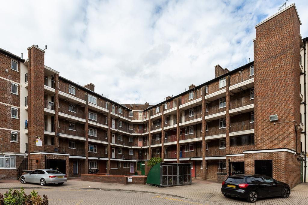 Padstow House, E14 1 bed flat for sale £300,000
