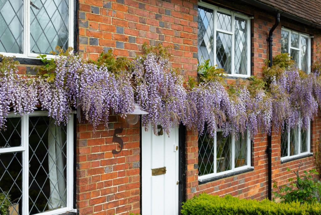 Church Walk, Headcorn 2 bed terraced house £375,000