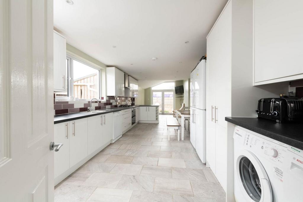 Cowley Road, Oxford, OX4 6 bed end of terrace house for sale £835,000