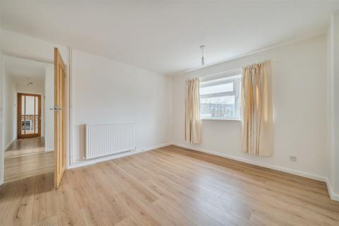 64 Beach Road, Selsey, Chichester, PO20 0TA