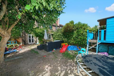 60 Netherbury Road, London, W5 4SP