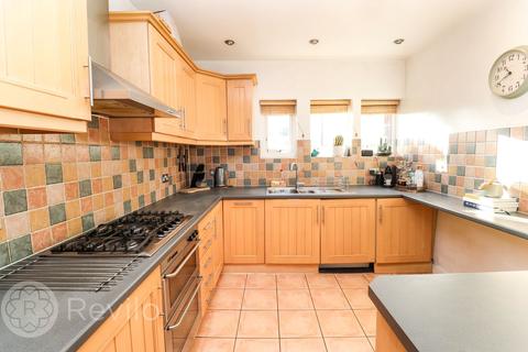 3 bedroom semi-detached house for sale - Milnrow Road, Shaw, OL2