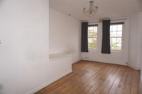 4a Arcade Parade, Chessington, KT9 1AB