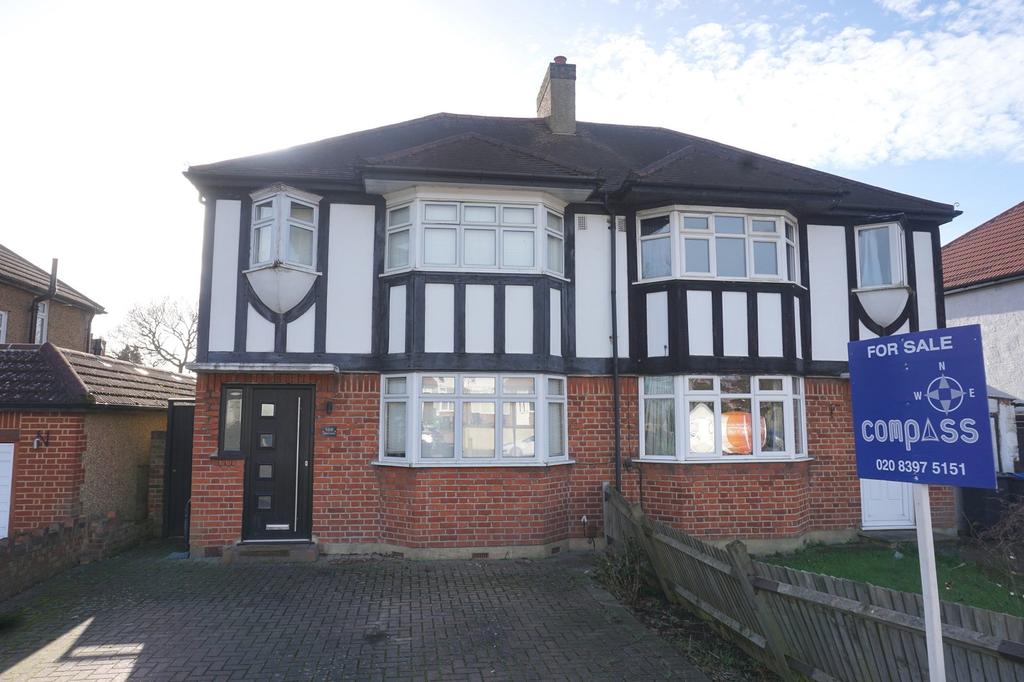 Moor Lane, Chessington, Surrey. KT9 2AR 3 bed semidetached house for sale £500,000