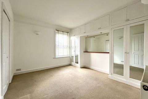 1 bedroom flat to rent, Hook Road, Surbiton, Surrey. KT6 5BZ