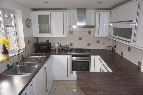 11 Padley Close, Chessington, KT9 2BA