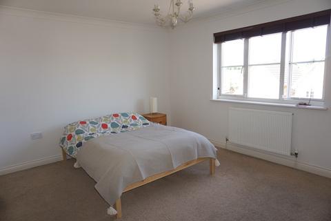 11 Padley Close, Chessington, KT9 2BA