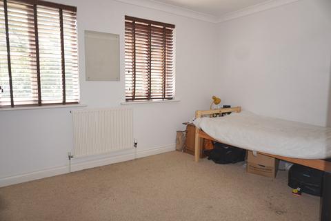 11 Padley Close, Chessington, KT9 2BA