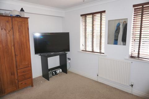 11 Padley Close, Chessington, KT9 2BA