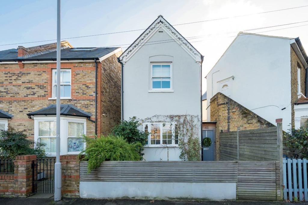 Elm Road, Kingston upon Thames 3 bed detached house £1,250,000