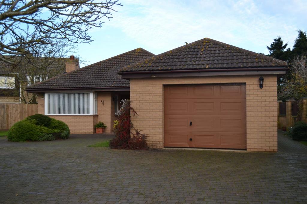 Glebe Road, Mears Ashby, Northampton... 2 bed detached bungalow £