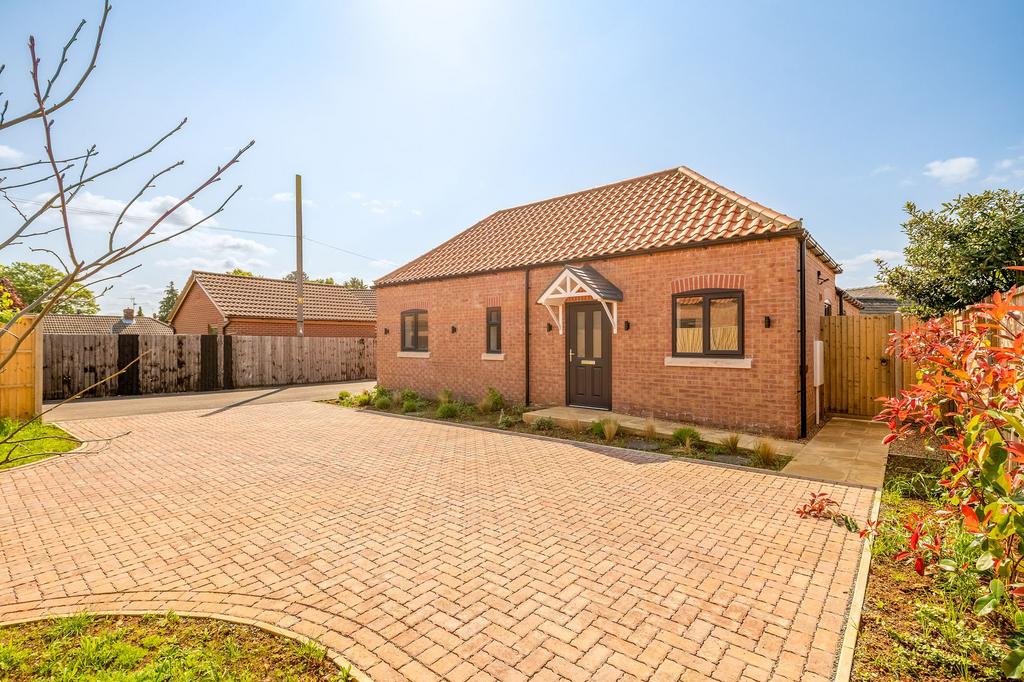 Walcott Road, Billinghay, LN4 2 bed detached bungalow for sale £282,500