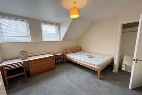 3 bedroom apartment to rent, Oxford, Cowley, Oxfordshire, OX4