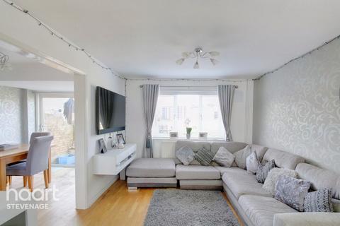 101 Oaks Cross, Stevenage, SG2 8LT