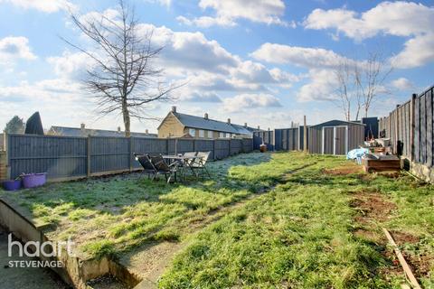 101 Oaks Cross, Stevenage, SG2 8LT