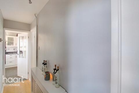 101 Oaks Cross, Stevenage, SG2 8LT