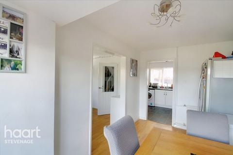 101 Oaks Cross, Stevenage, SG2 8LT