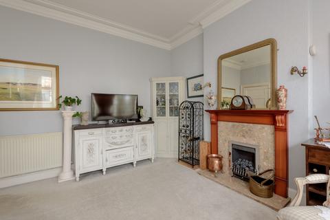 2 bedroom flat for sale - 3 Lammerview Terrace, Gullane, East Lothian, EH31 2HB