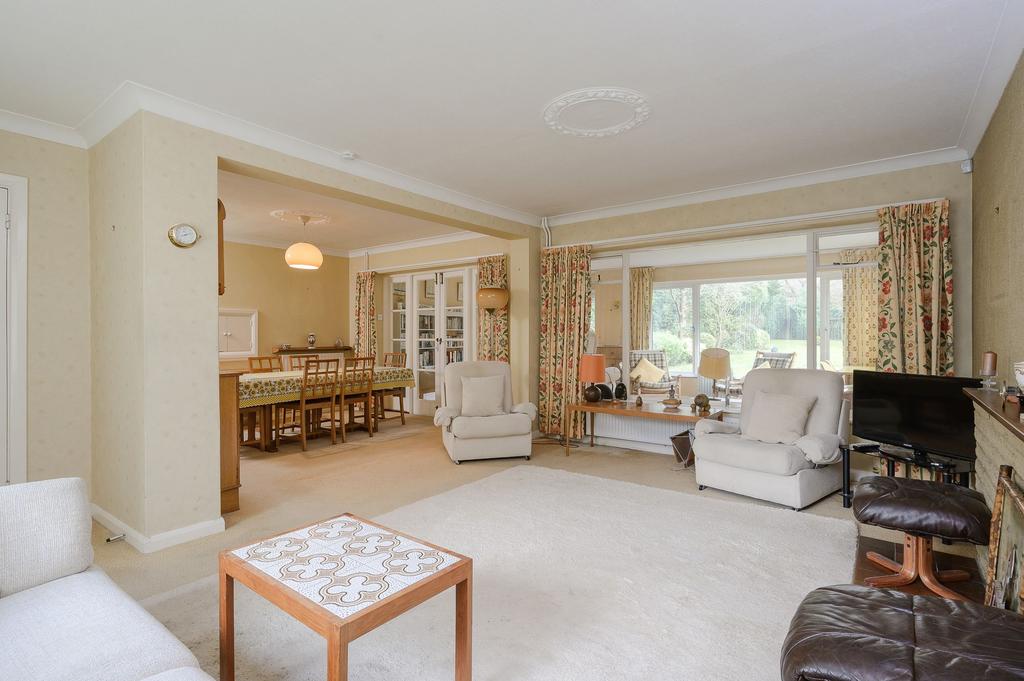 Oxshott Way, Cobham, KT11 3 bed detached house £1,650,000