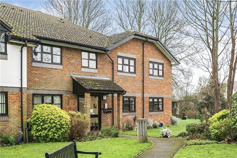 1 bedroom apartment for sale - Pitson Close, Addlestone, Surrey, KT15