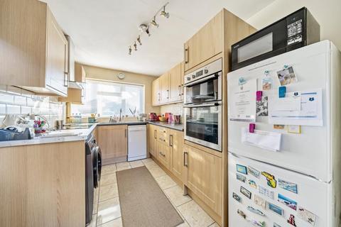 17 Corinne Close, Reading, RG2 8AA