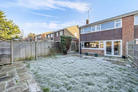 17 Corinne Close, Reading, RG2 8AA