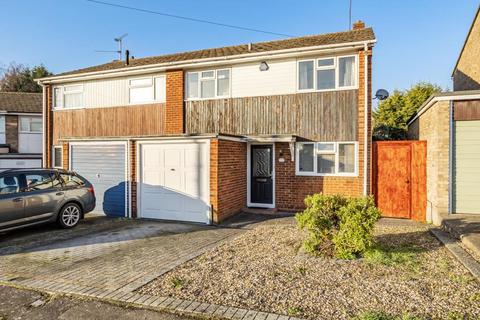 17 Corinne Close, Reading, RG2 8AA