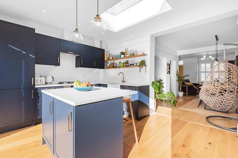 32 Croft Road, London, SW19 2NF