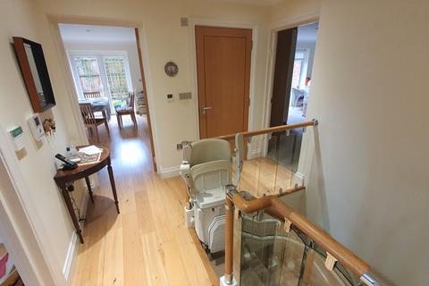 3 bedroom flat for sale - Stonegrove, Edgware