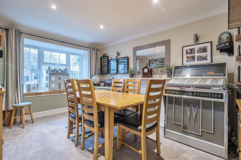 Dining/ Family Room