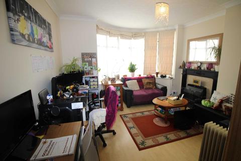 2 bedroom flat for sale - Holland Road, Clacton On Sea