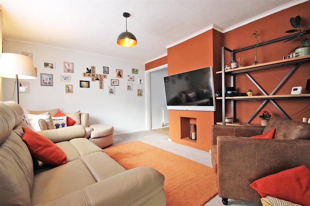 Knights Avenue, Clapham, Bedford, Bedfordshire, MK41 3 bed semi