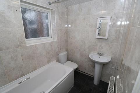 3 bedroom terraced house to rent, 35 Buxton Avenue, Crewe, Cheshire CW1