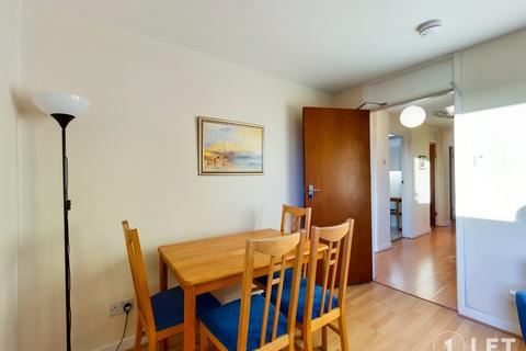 4 bedroom flat to rent, St David's Place, Edinburgh, EH3